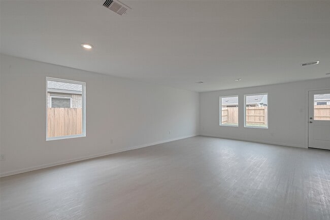 Foto del edificio - 28930 Rustic Windmill Wy
