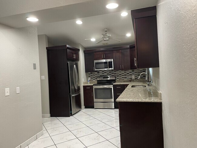Foto del edificio - 733 Carpenters Way