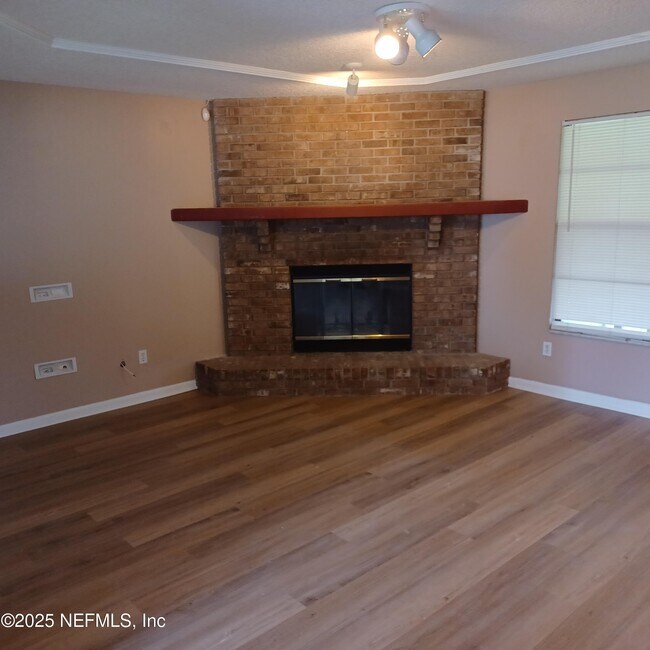 Foto del edificio - 8603 Old Plank Rd