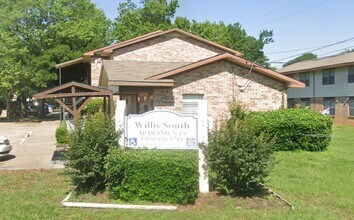 Building Photo - 203 E Watson St