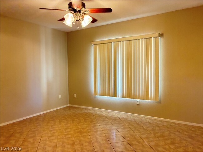 Foto del edificio - 2523 Romanza Rd