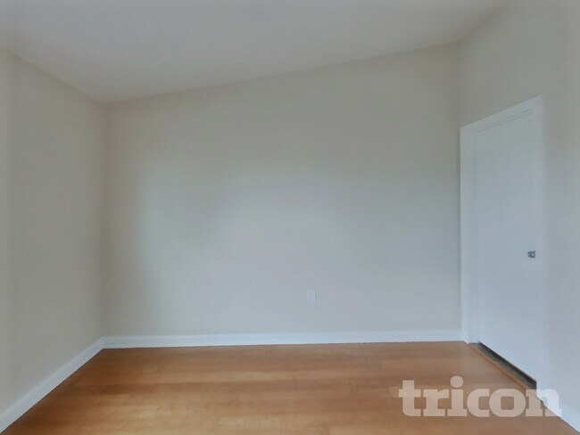 Foto del edificio - 50 Hamlet Dr