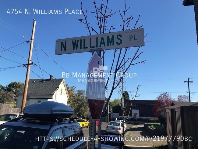 Building Photo - Bright and Beautiful Newer Modern End Unit...