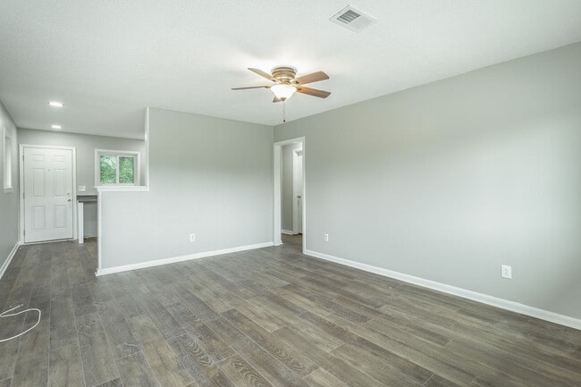Photo - 610 N Germantown Rd Apartment