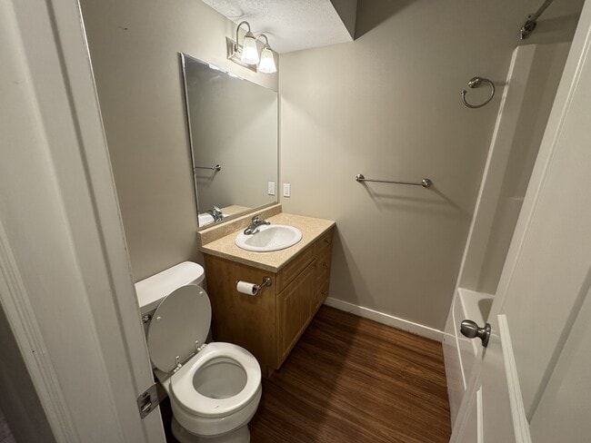 Photo du bâtiment - 804-888 88 Ave