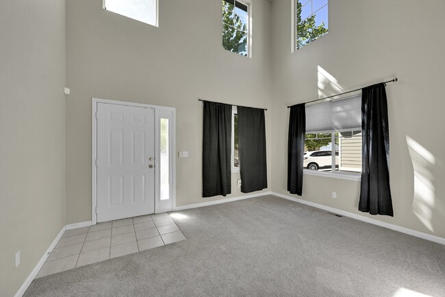 Foto del edificio - $2,250 - 4 Bed,2.5 Bathroom Home  in Color...