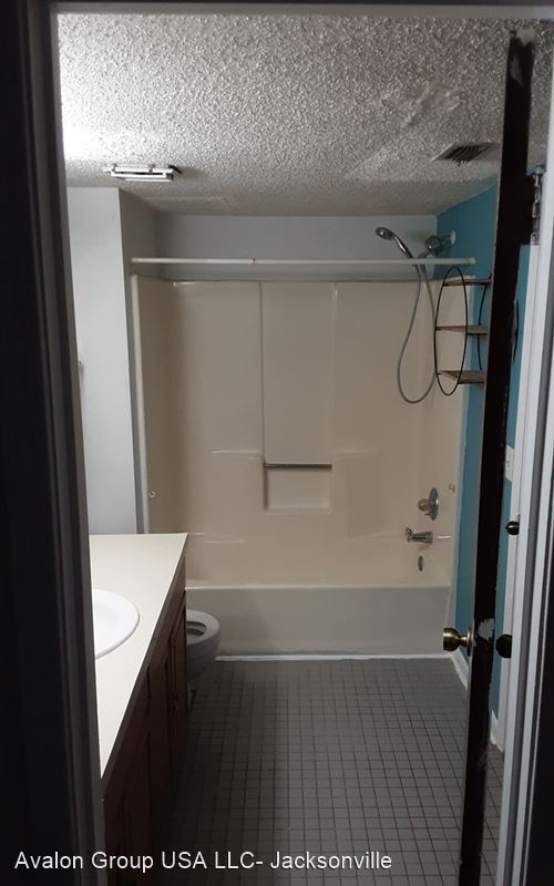 Foto del edificio - 10724 Alden Rd