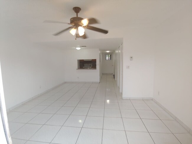 Building Photo - 2261 NE 171 St