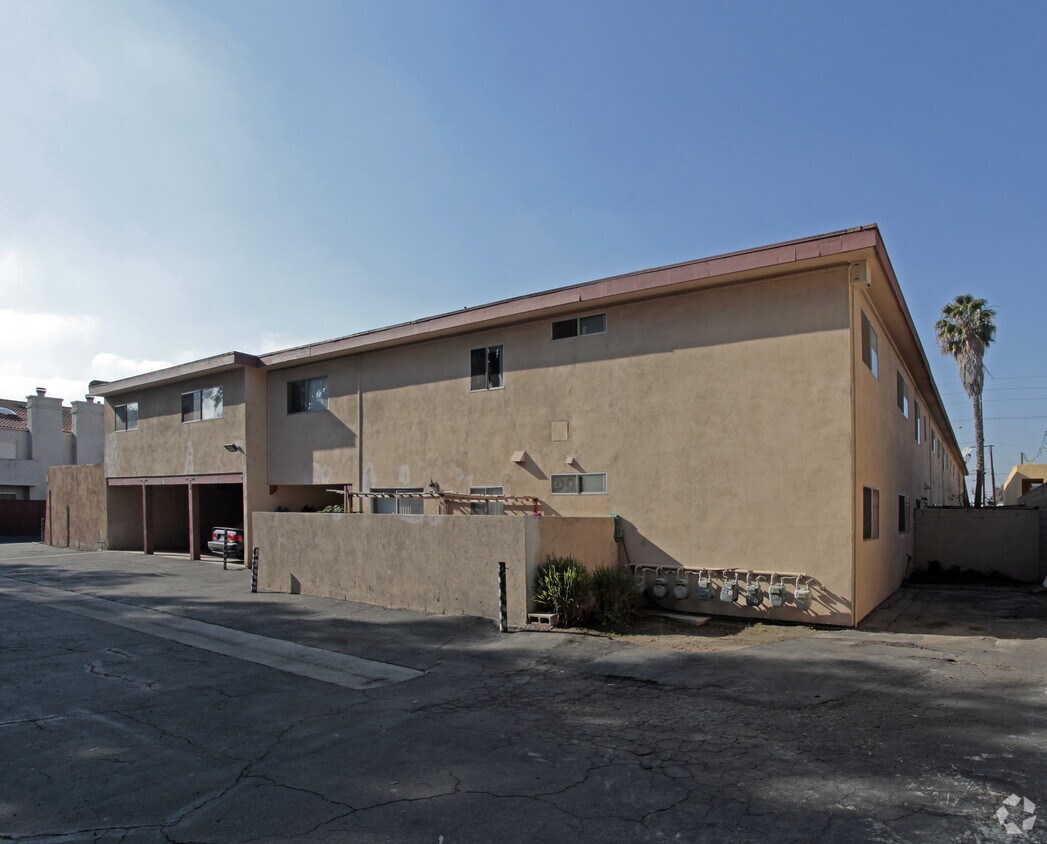 Building Photo - 12672 Dale St