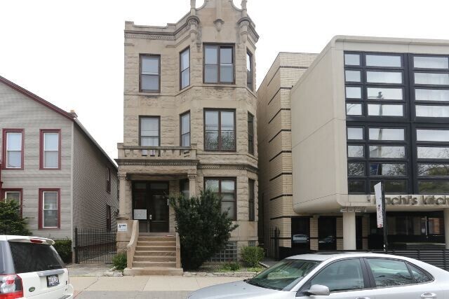 Primary Photo - 2211 N California Ave