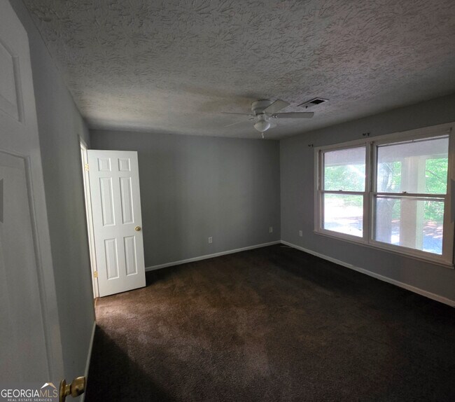 Foto del edificio - 79 Flint River Rd