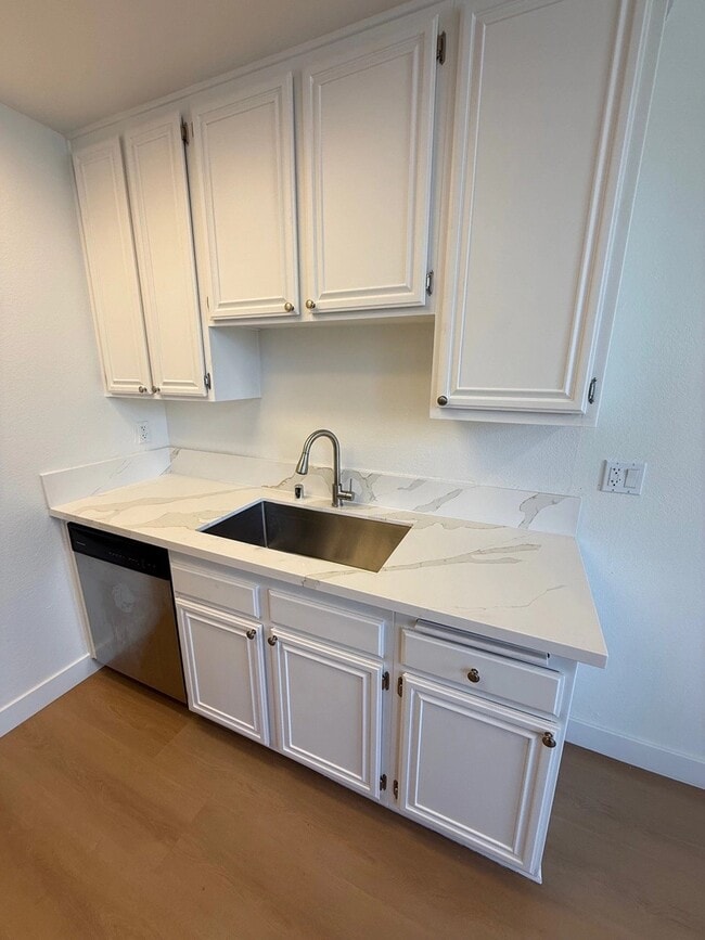 Foto del edificio - 15507 Moorpark St