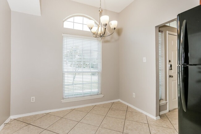 Foto del edificio - 224 Glen Meadow Dr