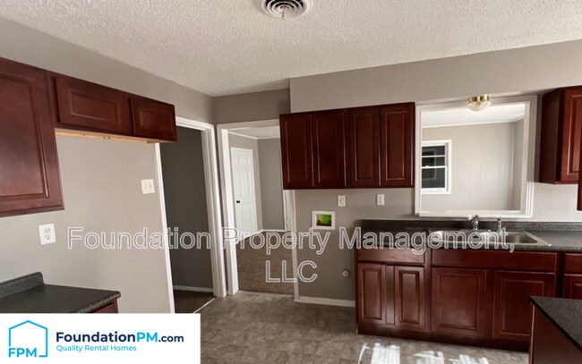 Building Photo - 3203 Aden St