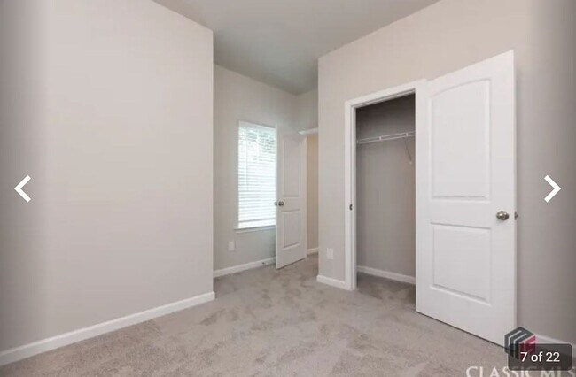 Foto del edificio - Stylish 3-Bedroom Home Near Downtown Athens