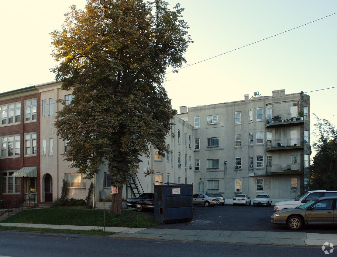 Primary Photo - 1346-1352 W Linden St