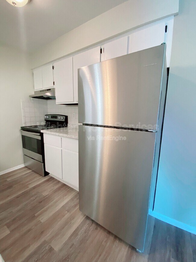 Foto del edificio - 201 Charleston Blvd