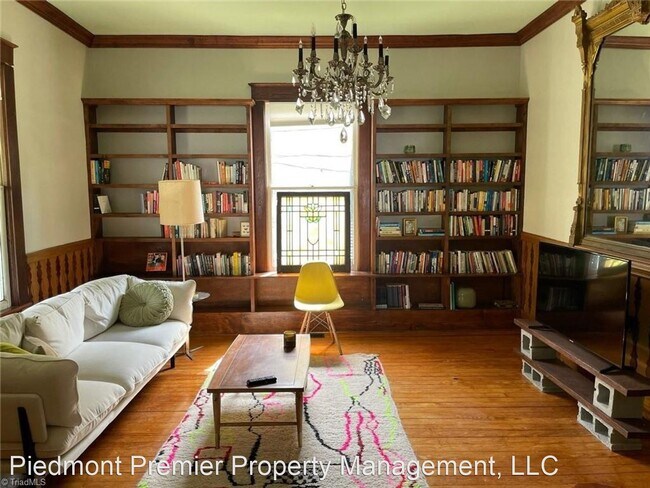 Foto del edificio - 2 br, 1.5 bath House - 112 Shady Blvd