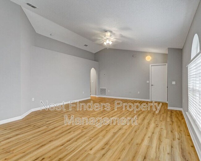 Foto del edificio - 6604 Gentle Oaks Dr S