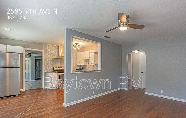 Foto del edificio - 2595 9th Ave N