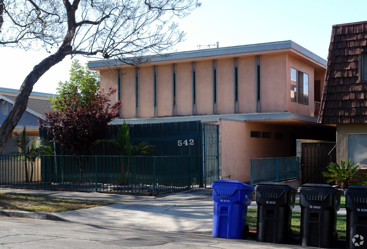 Primary Photo - 542 Hyde Park Pl