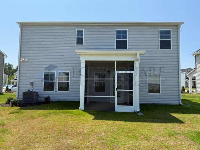 Foto del edificio - Spacious 3-Bed Home with Flex Room, Loft, Screened Porch & 2-Car Garage – Convenient to Angier an...