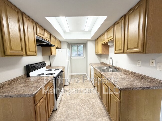 Building Photo - 408 W Nightingale Cir
