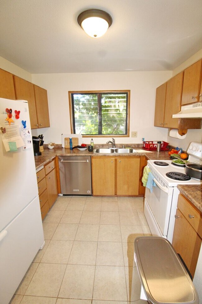 Building Photo - Haleakala Gardens - Furnished 3bed/2bath Condo in Central Kihei