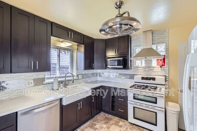 Foto del edificio - 3267 Ivanhoe St