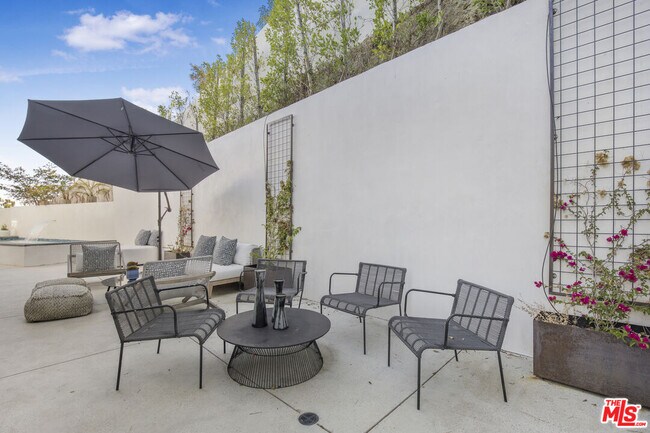 Building Photo - 3101 Belden Dr