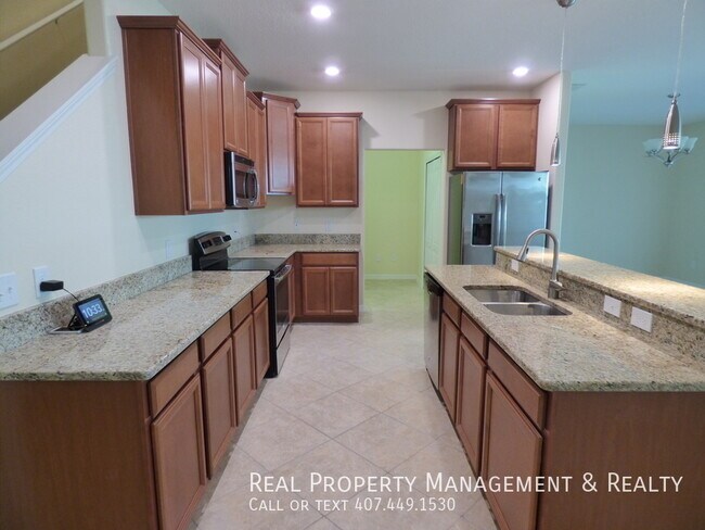 Building Photo - 3 BR / 2.5 BA In Wyndham Lakes Estates