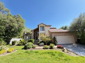 Building Photo - 2298 E Oak Leaf Way