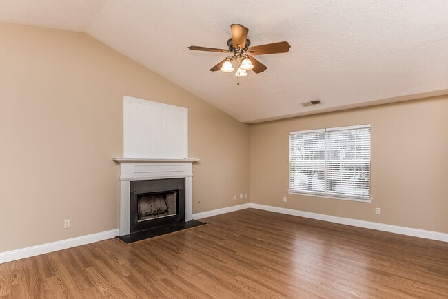 Building Photo - 2704 Lake Park Ridge E