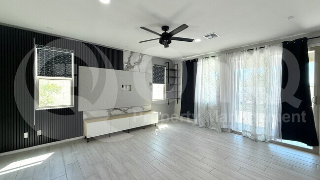 Foto del edificio - 26410 N Thornhill Dr