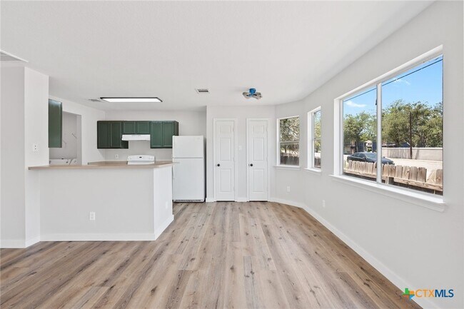 Building Photo - 107 Cedargrove