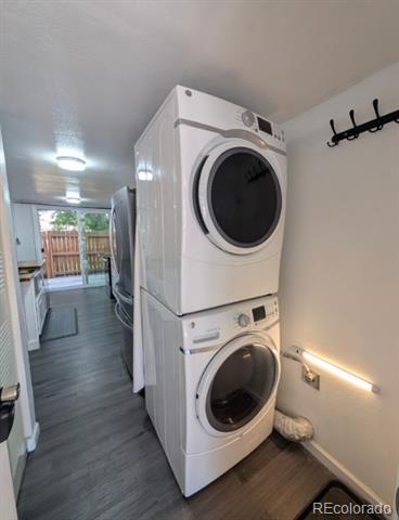 Building Photo - 7998 Chase Cir