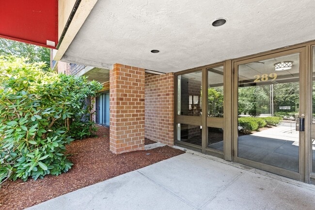 Building Photo - 289 Elm St