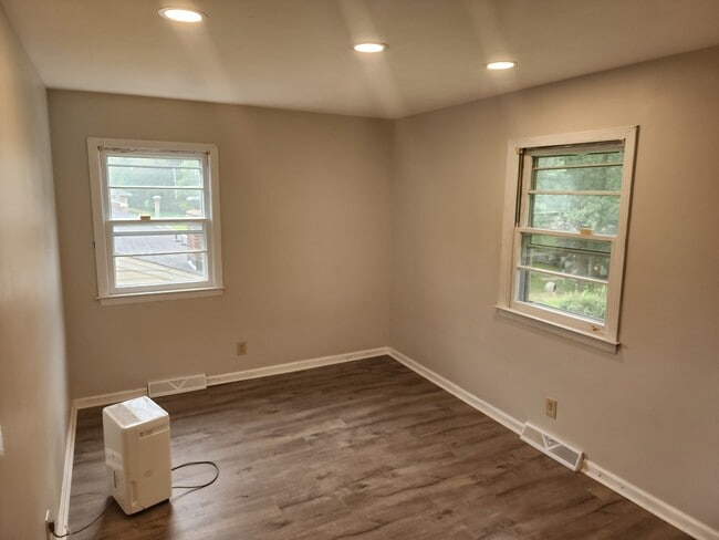Building Photo - 726 Arlington Rd