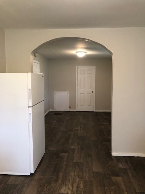 Building Photo - 2 bed 2 bath single family home