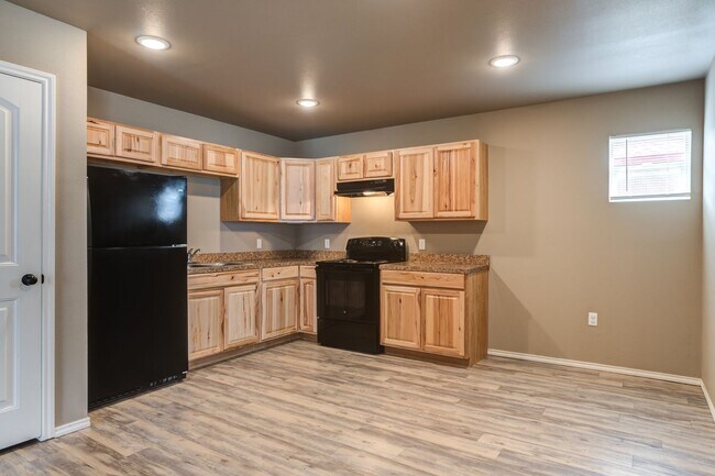 Building Photo - Northeast Lubbock 3/2/1