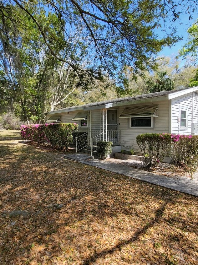 Primary Photo - Cozy Home