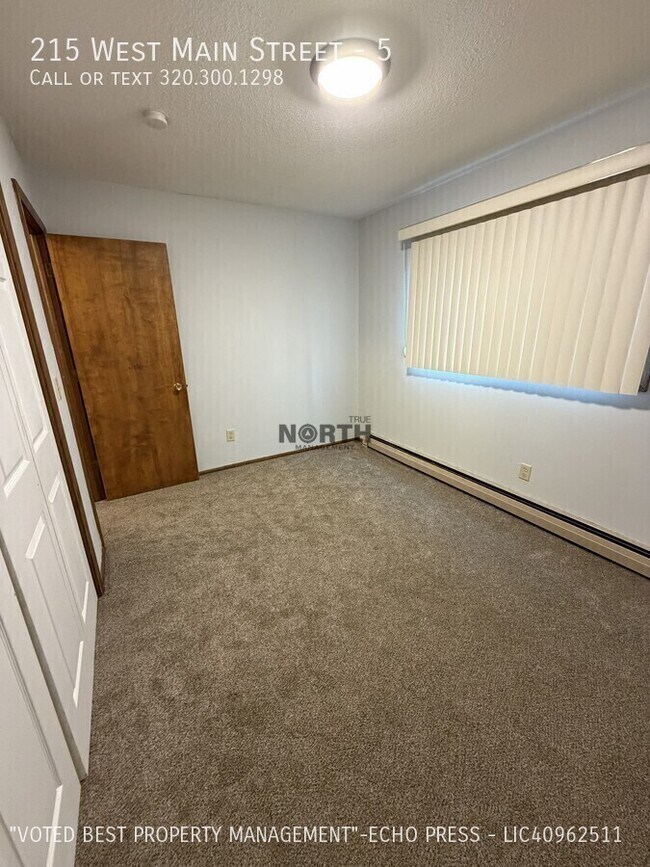 Foto del edificio - 215 W Main St