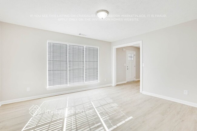 Building Photo - 6563 Eastbriar Dr