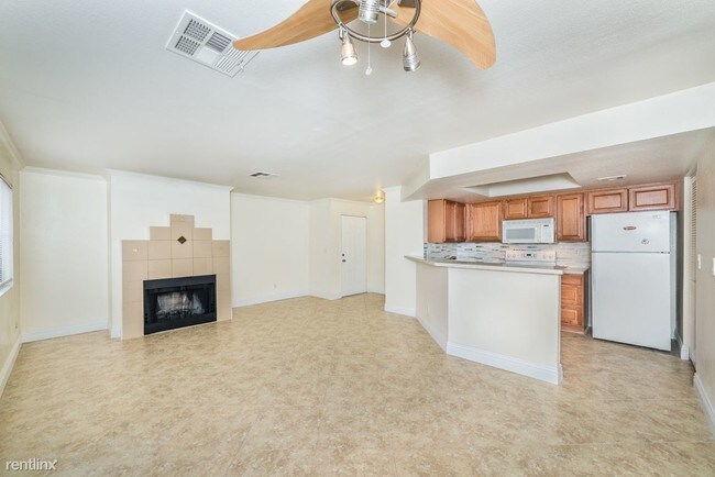 Foto del edificio - 8600 W Charleston Blvd