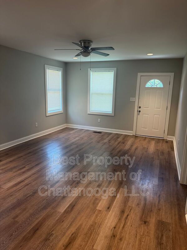 Foto del edificio - 5325 Lee Ave