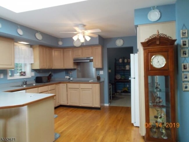 Building Photo - 14 Minisink Dr