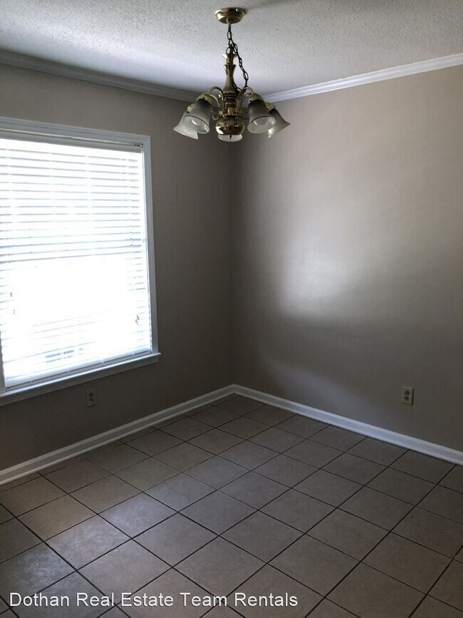 Building Photo - 4 br, 2 bath House - 114 Burlington Court