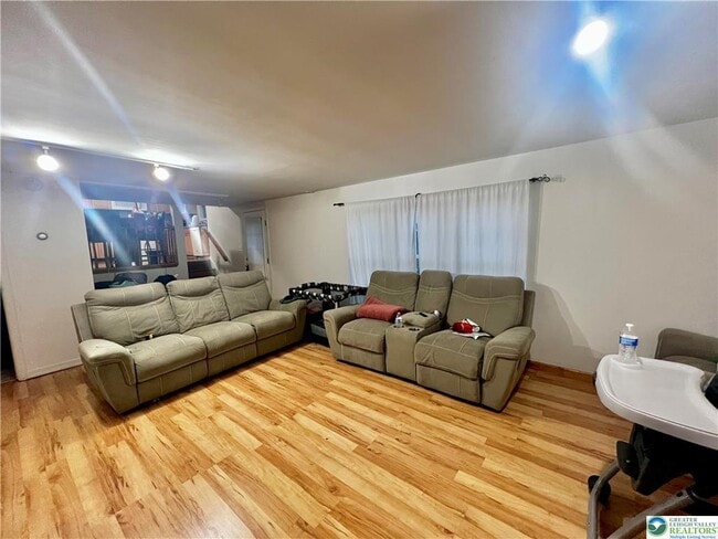Building Photo - 1160 Brentwood Ave