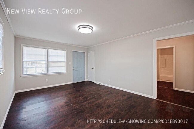Building Photo - 321 Hamilton Dr NE