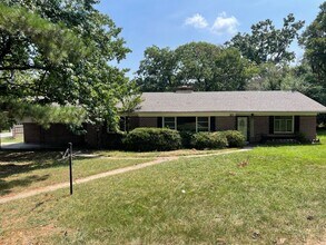Building Photo - 30 Haven Hill Cir
